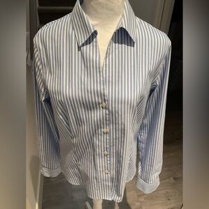 ***Jones New York ** NON IRON Blue and White Fitted Striped  Button down Shirt